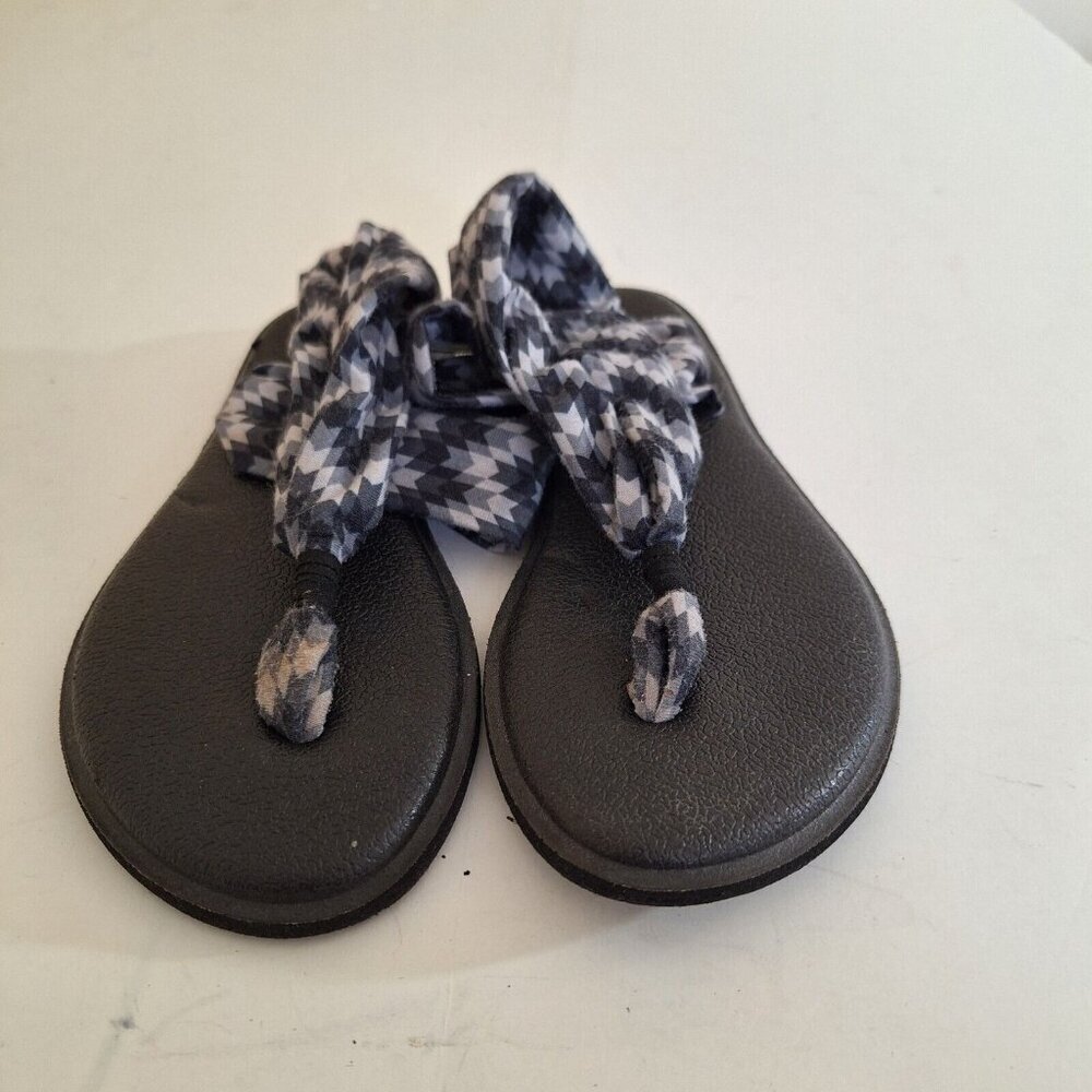 Sanuk Yoga Sandals size 2/3